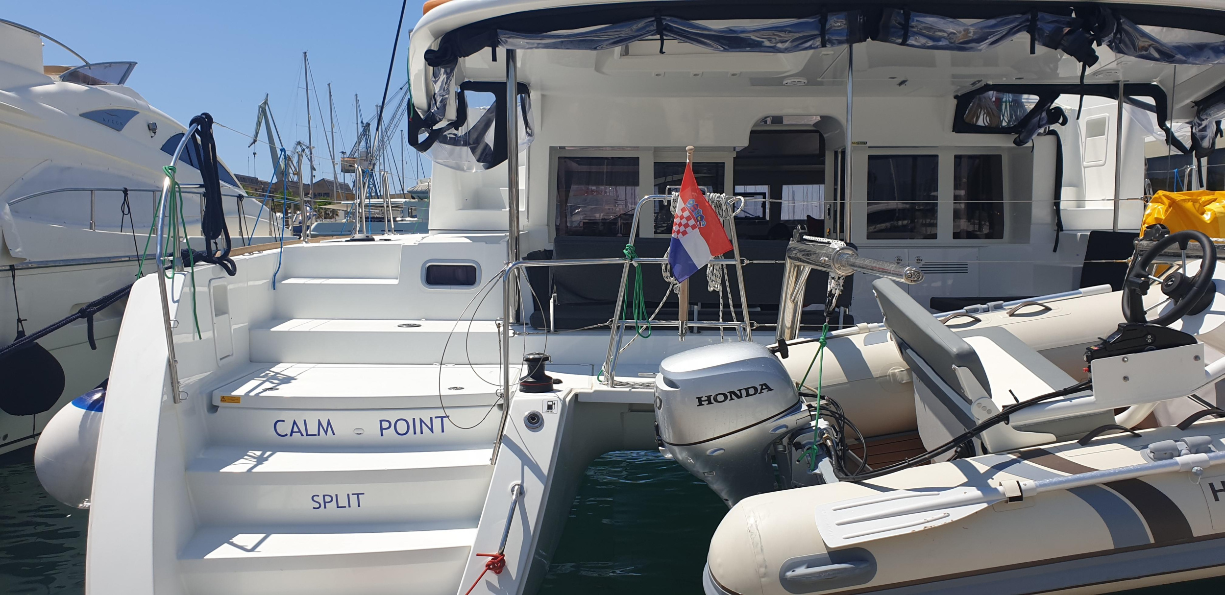 Lagoon 450 Fly — photo 3