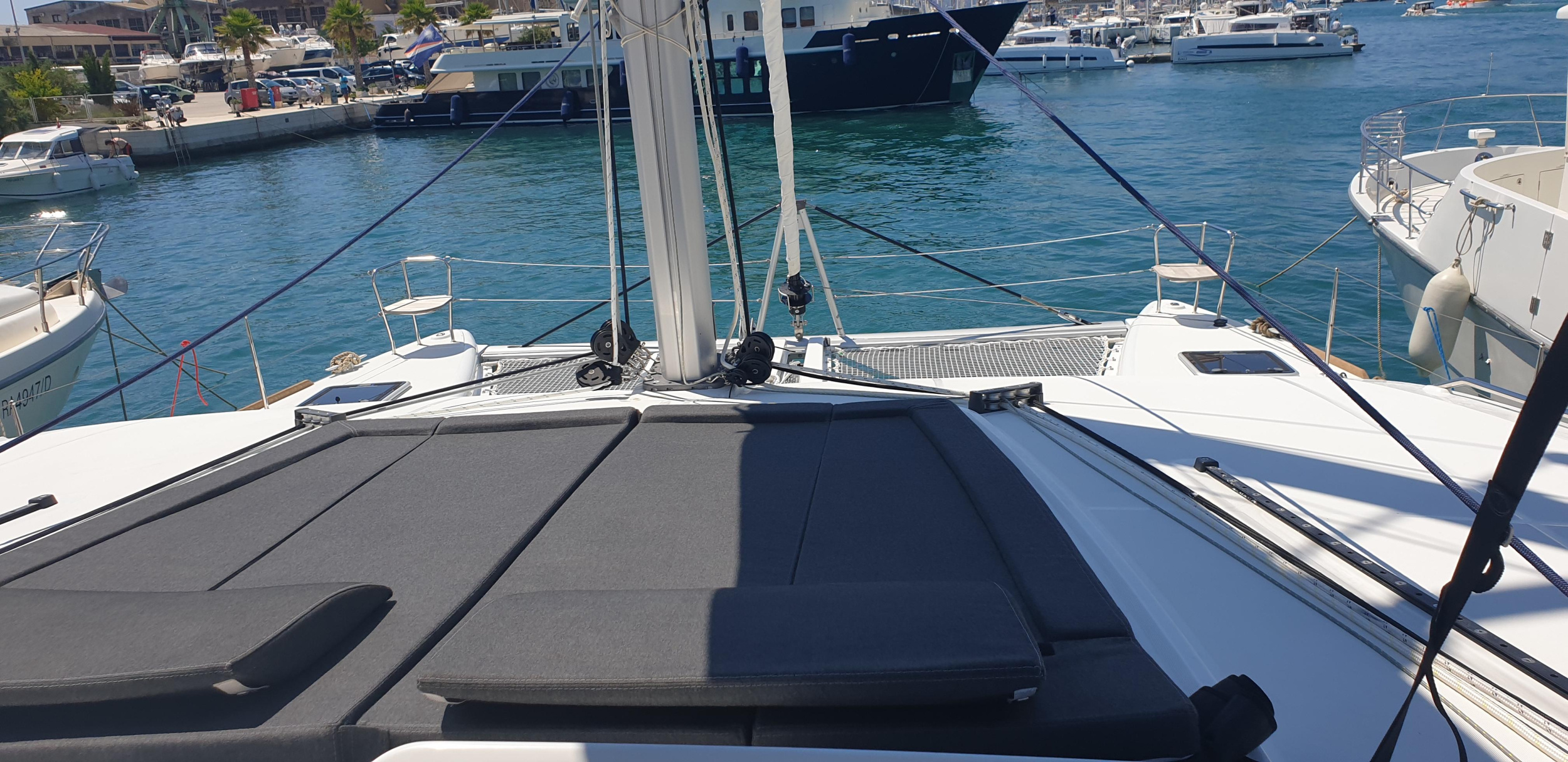 Lagoon 450 Fly — photo 14