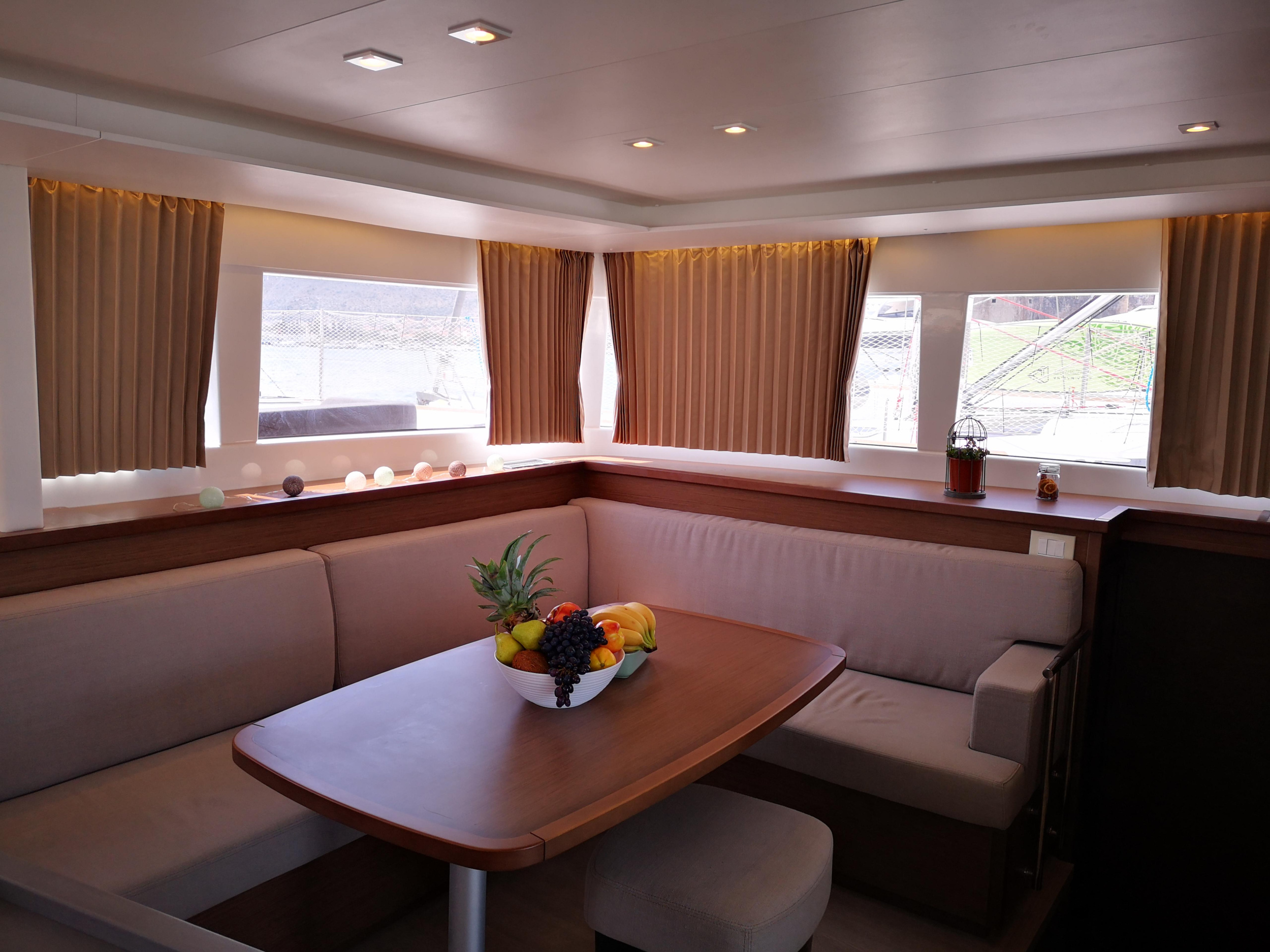 Lagoon 450 Fly — photo 13