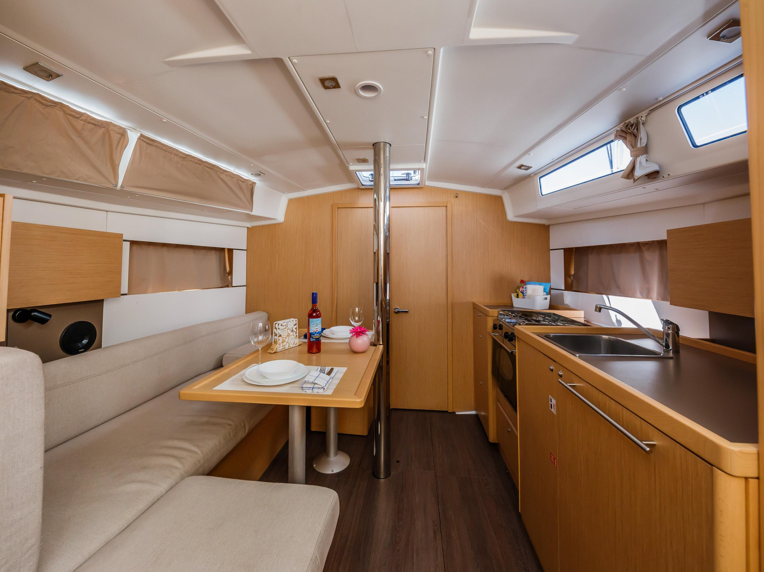 Oceanis 38.1 — photo 13