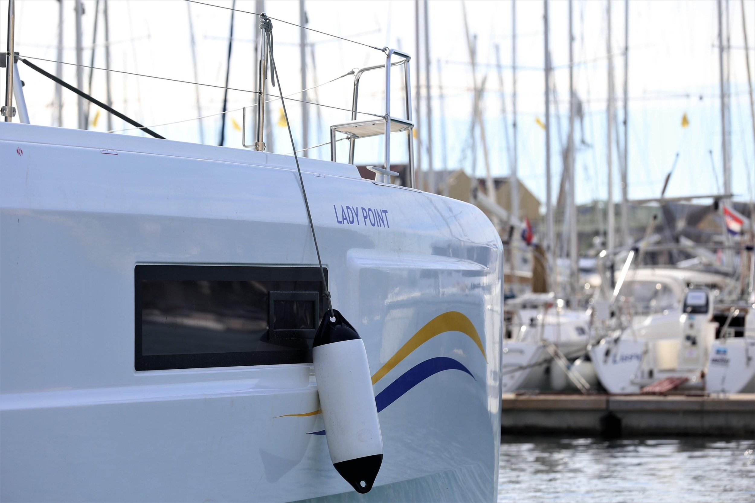 Lagoon 46 Fly — photo 9