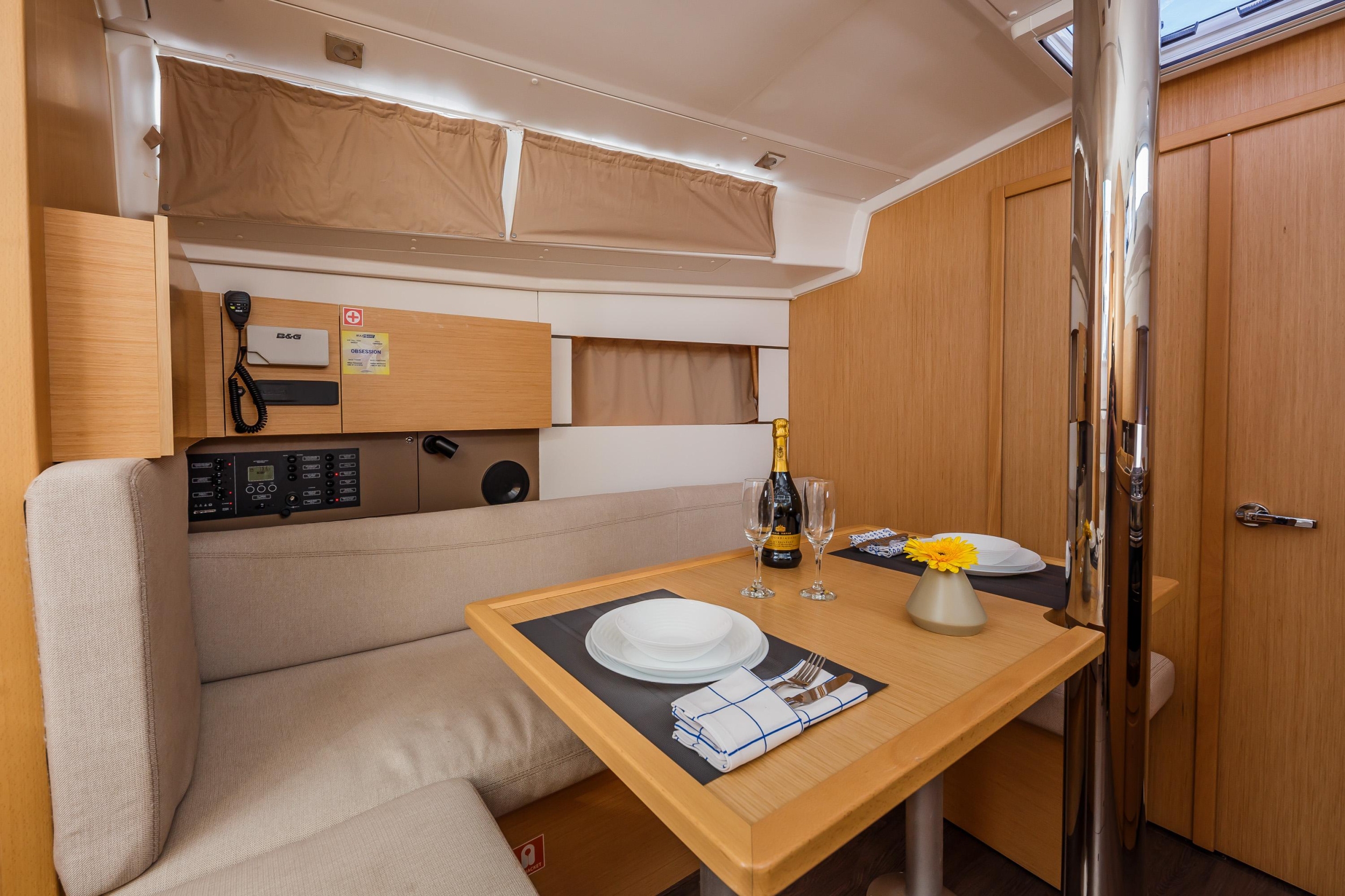 Oceanis 38.1 — photo 9