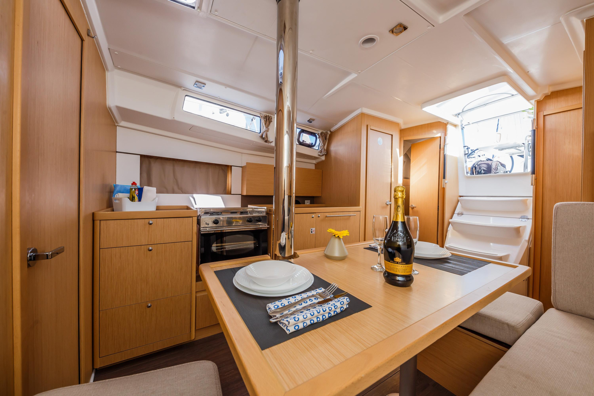 Oceanis 38.1 — photo 4