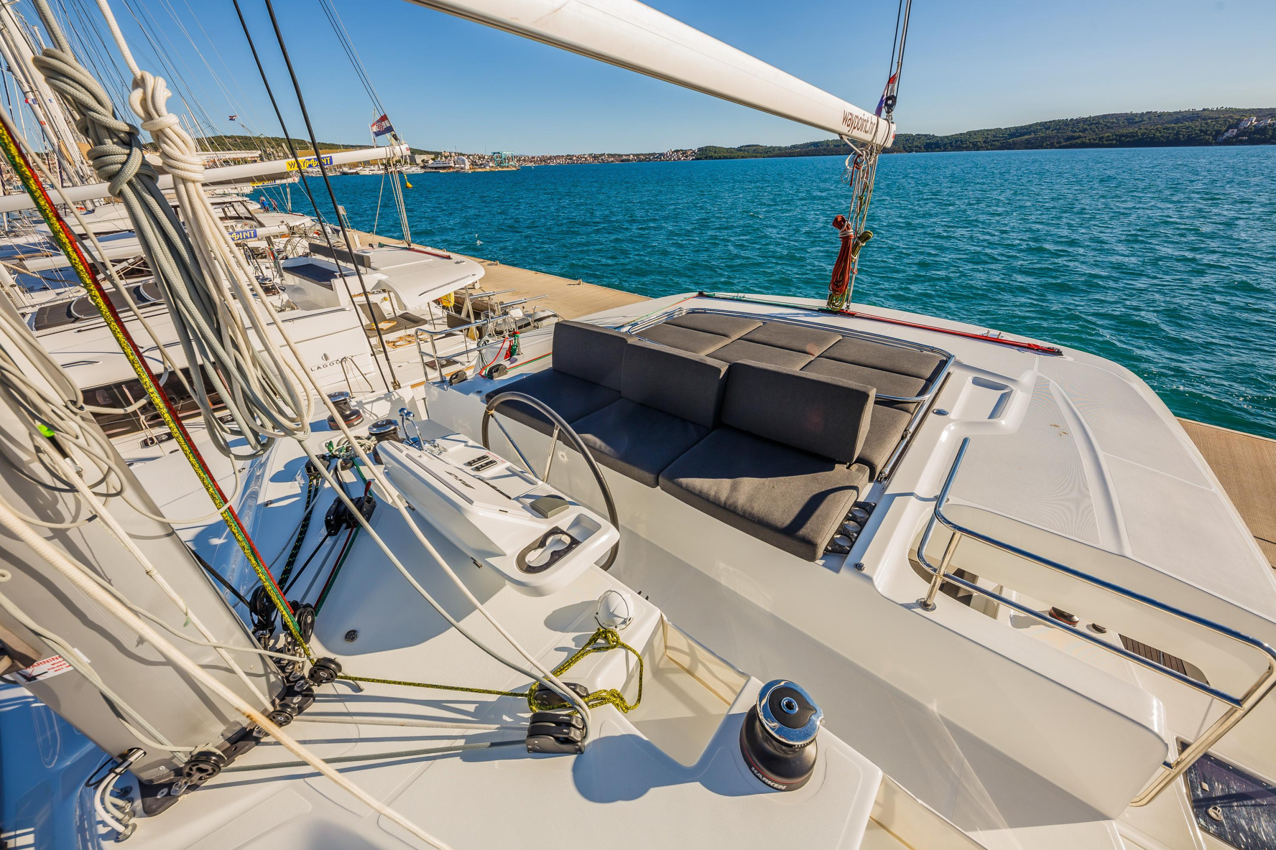 Lagoon 50 Fly — photo 12