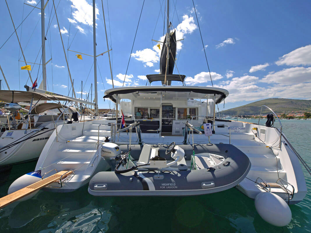 Lagoon 450 Fly — photo 1