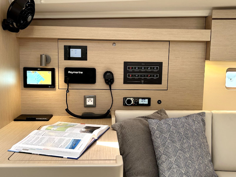 Oceanis 40.1 — photo 7