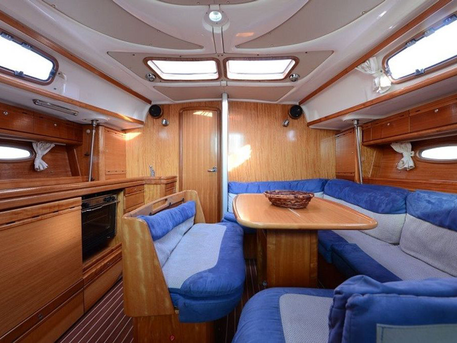 Bavaria 39 Cruiser — photo 2