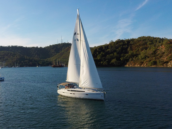 Bavaria Cruiser 46 — photo 1