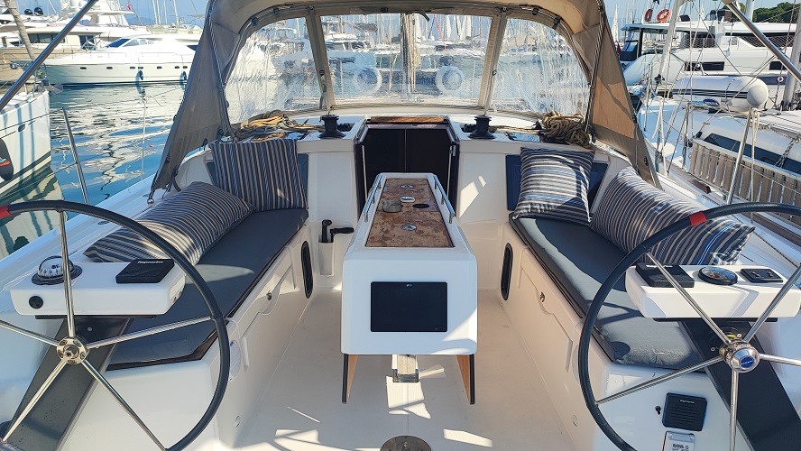 Dufour 390 — photo 17