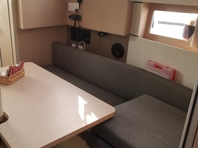 Oceanis 38.1 — photo 18