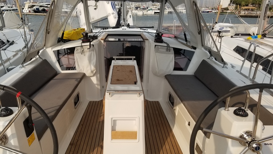 Oceanis 38.1 — photo 17