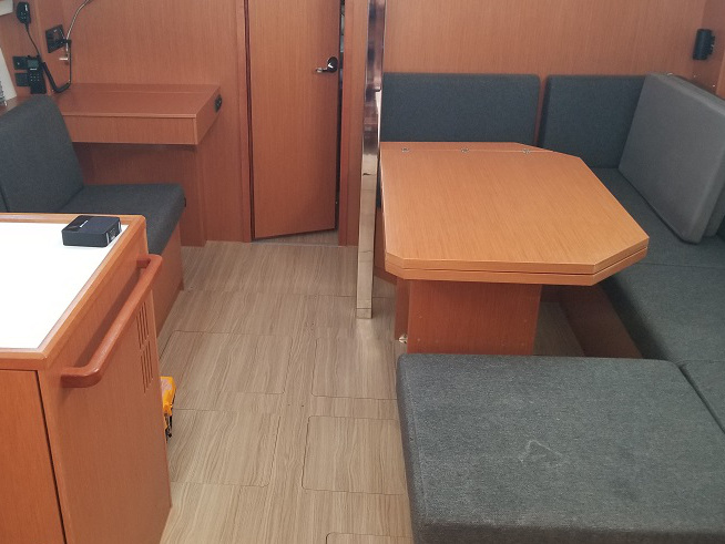 Bavaria C42 — photo 16