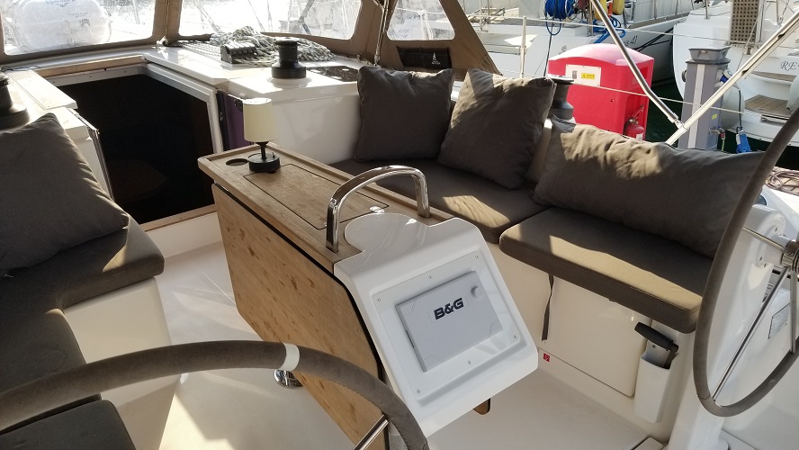 Bavaria C42 — photo 17