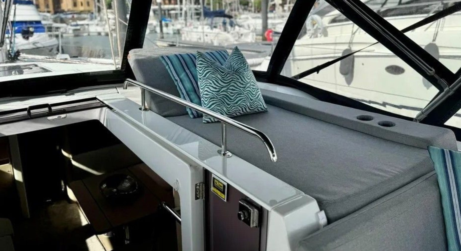 Oceanis 51.1 — photo 4