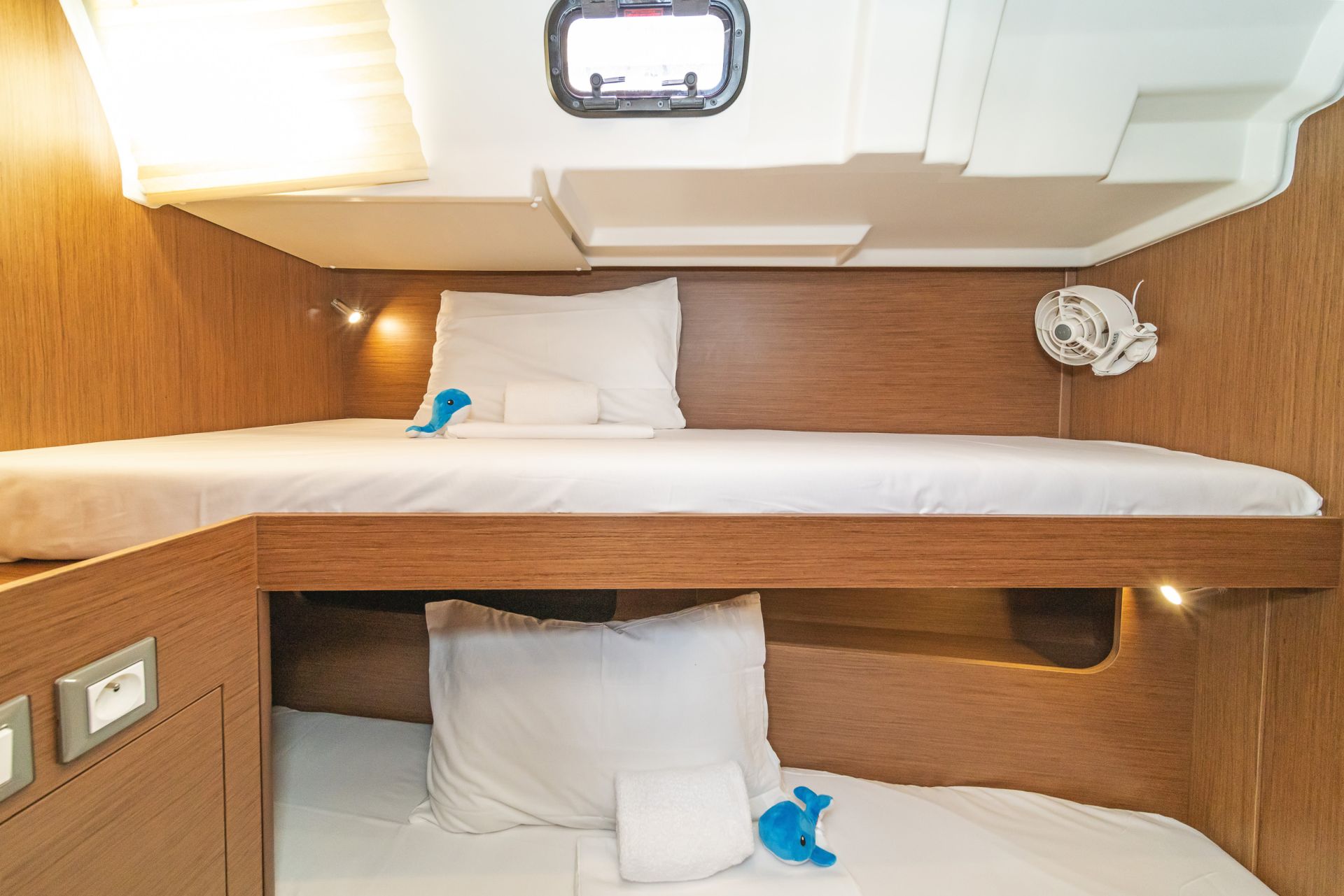 Oceanis 51.1 (5+1 cab) & GEN — photo 18
