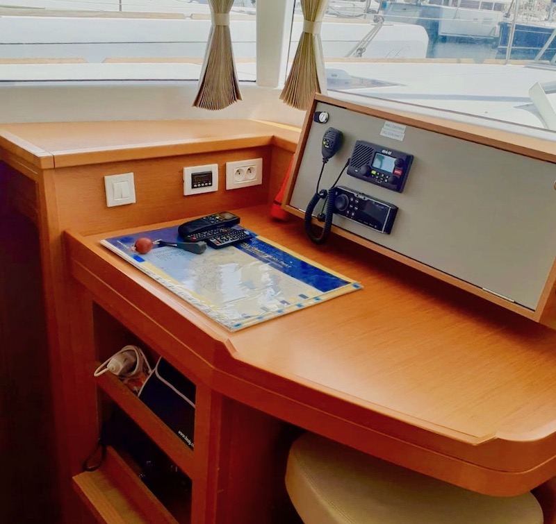 Lagoon 450 F — photo 3