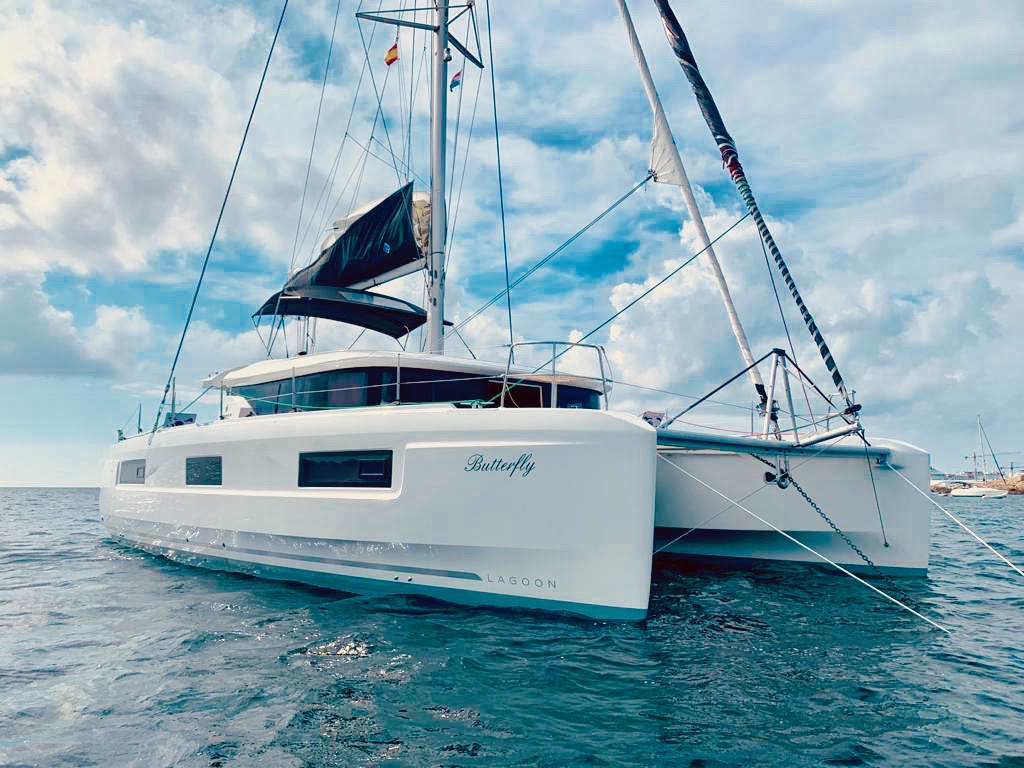 Lagoon 46 — photo 1