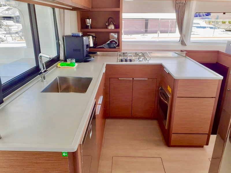 Lagoon 46 — photo 2