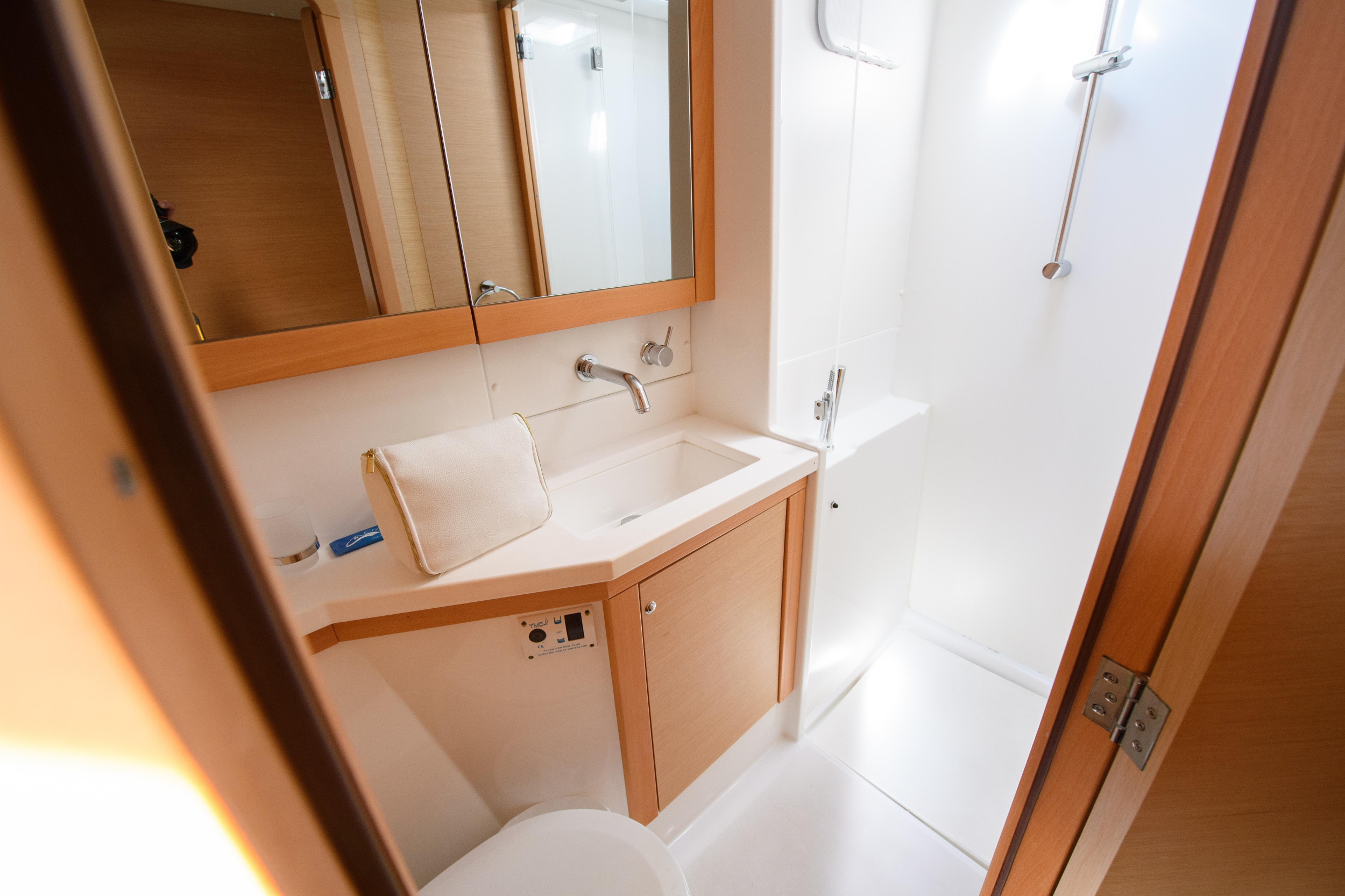 Lagoon 450 Flybridge — photo 10