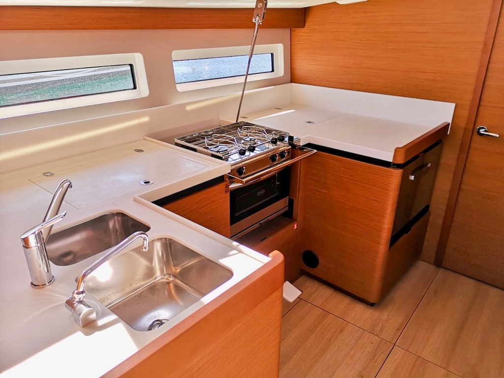 Sun Odyssey 490 — photo 2