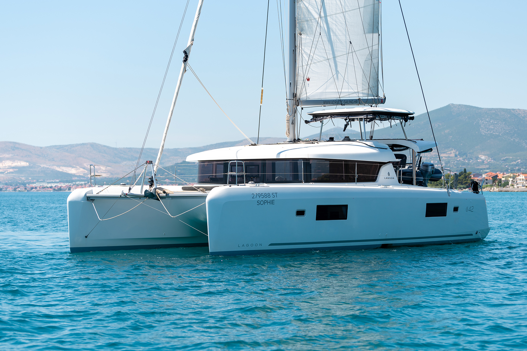 Lagoon 42 Owner version — photo 9