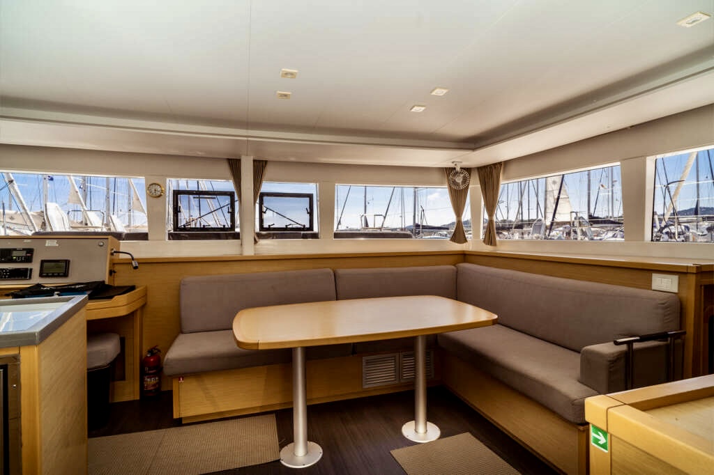 Lagoon 450 Fly — photo 29