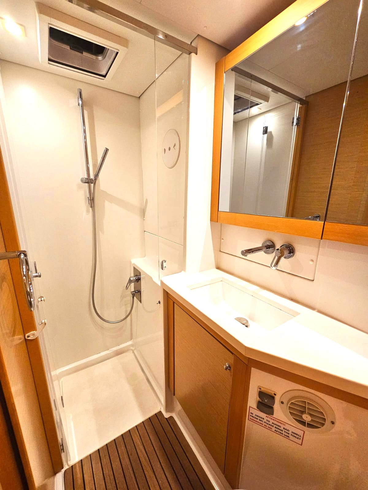 Lagoon 450 Fly — photo 16