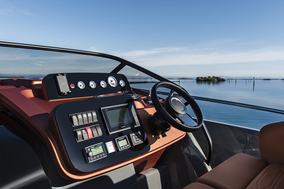 Cranchi E30 Endurance — photo 22