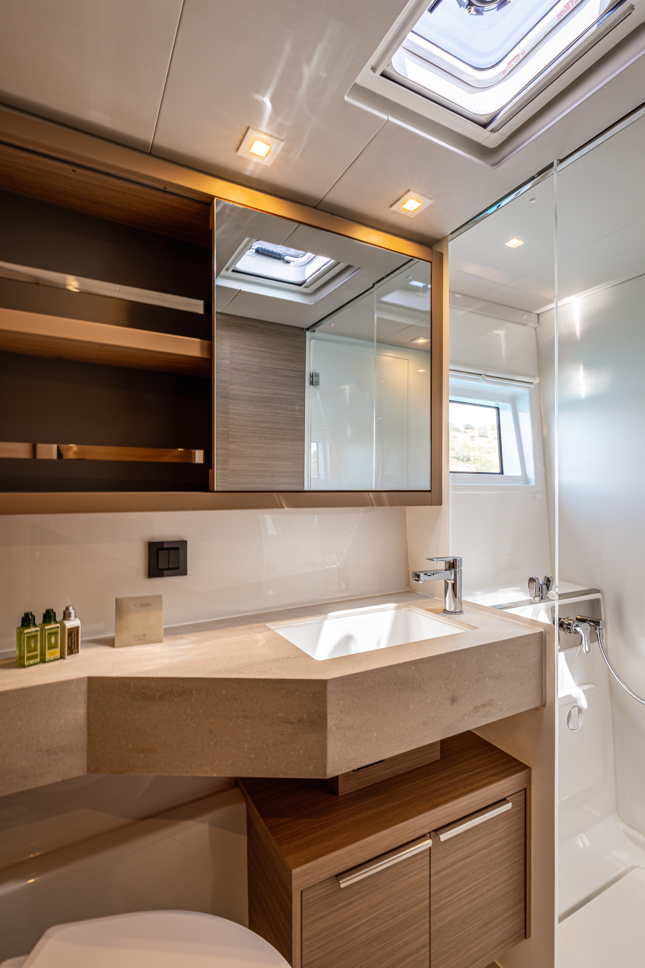 Lagoon 46 — photo 13
