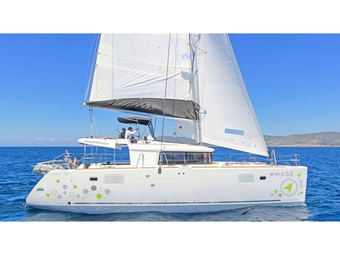 Lagoon 450 Fly — photo 1