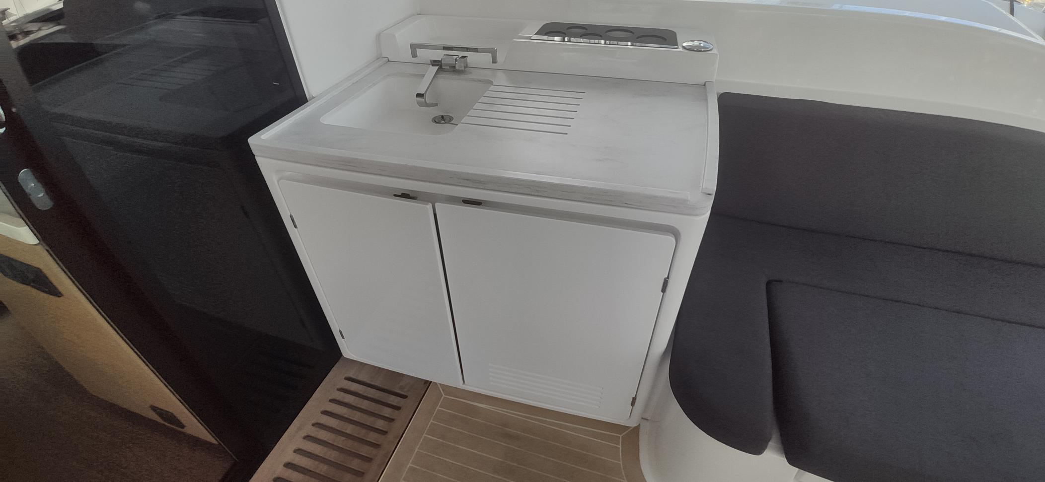 Lagoon 51 — photo 16