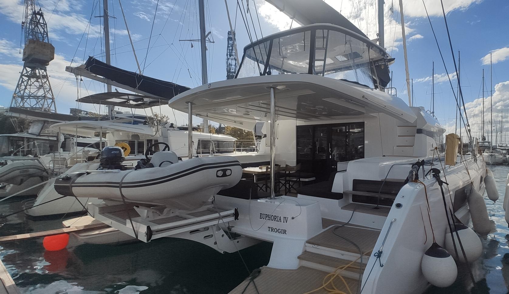 Lagoon 51 — photo 6