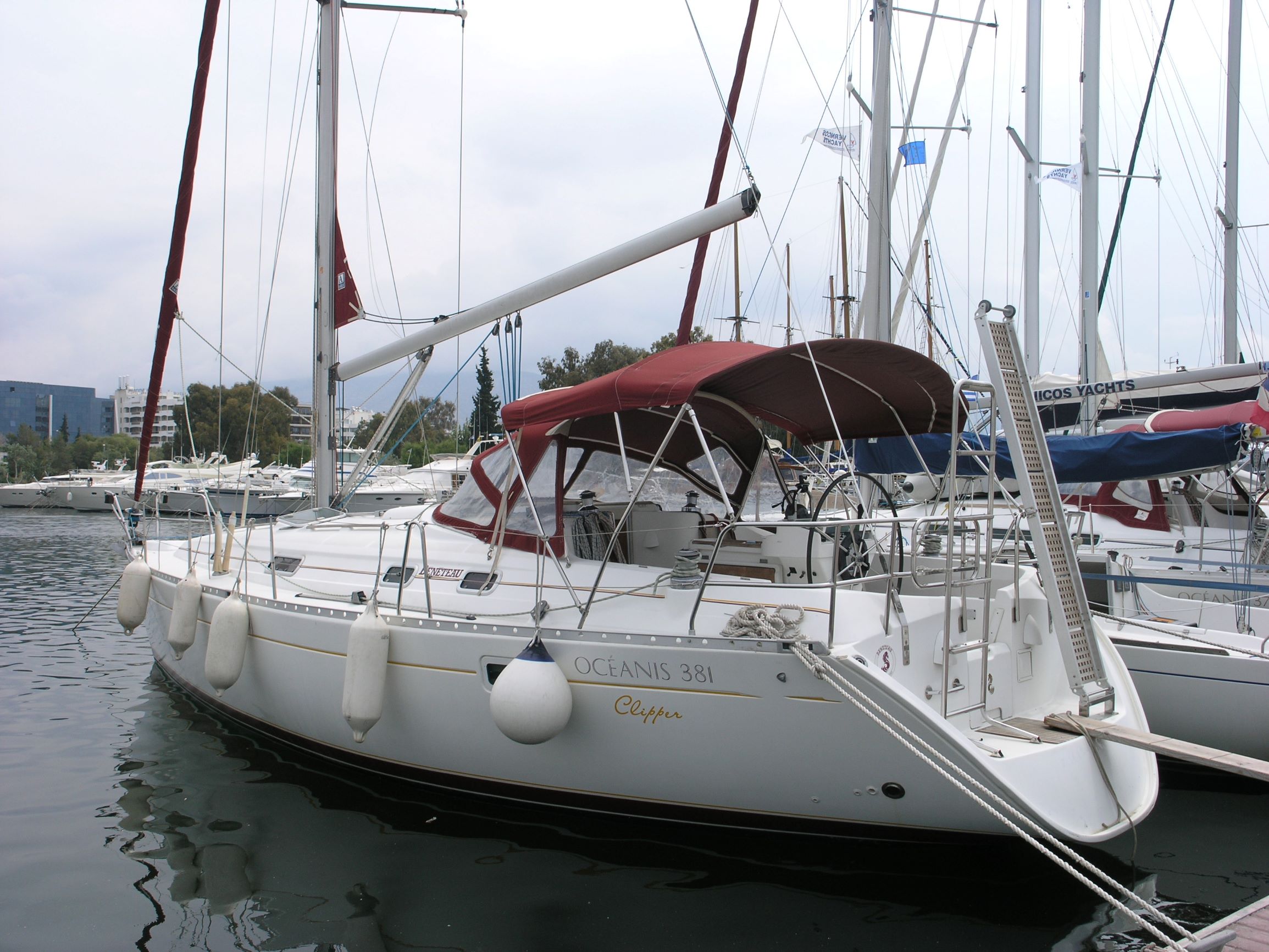 Oceanis 381 Clipper — photo 1
