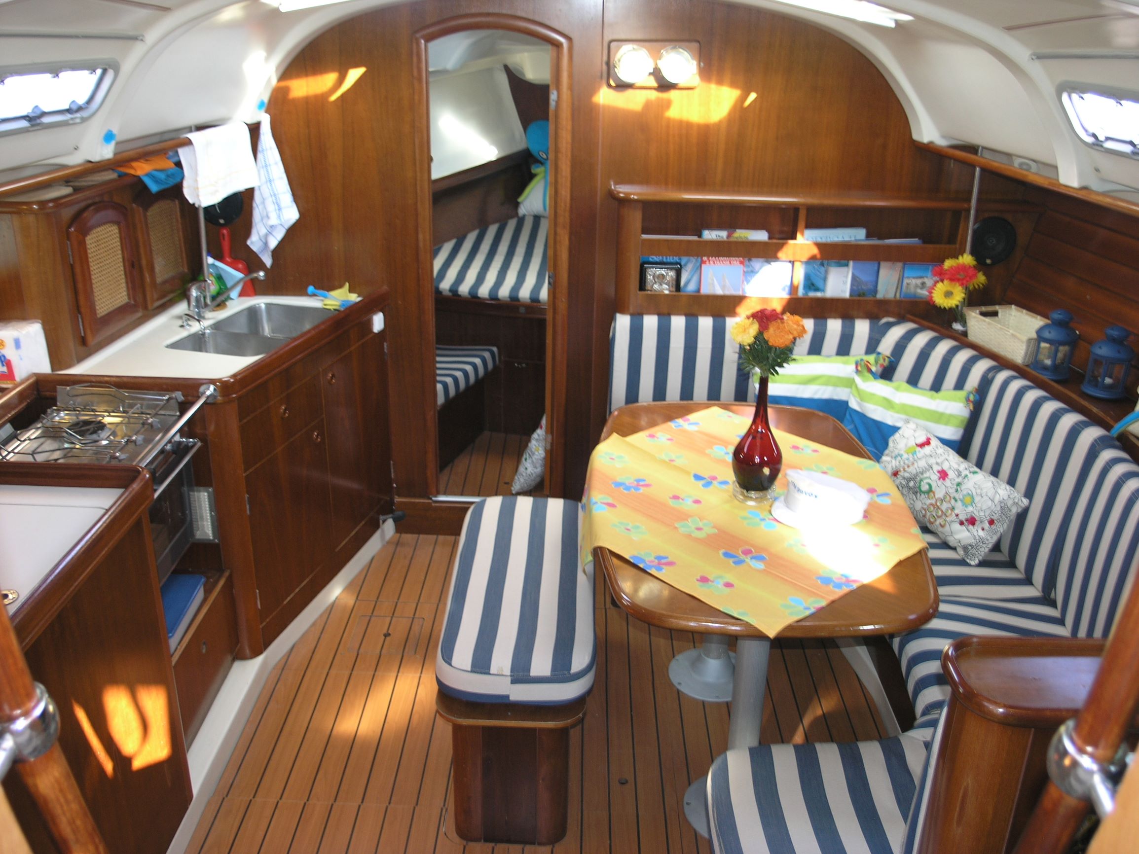 Oceanis 381 Clipper — photo 5