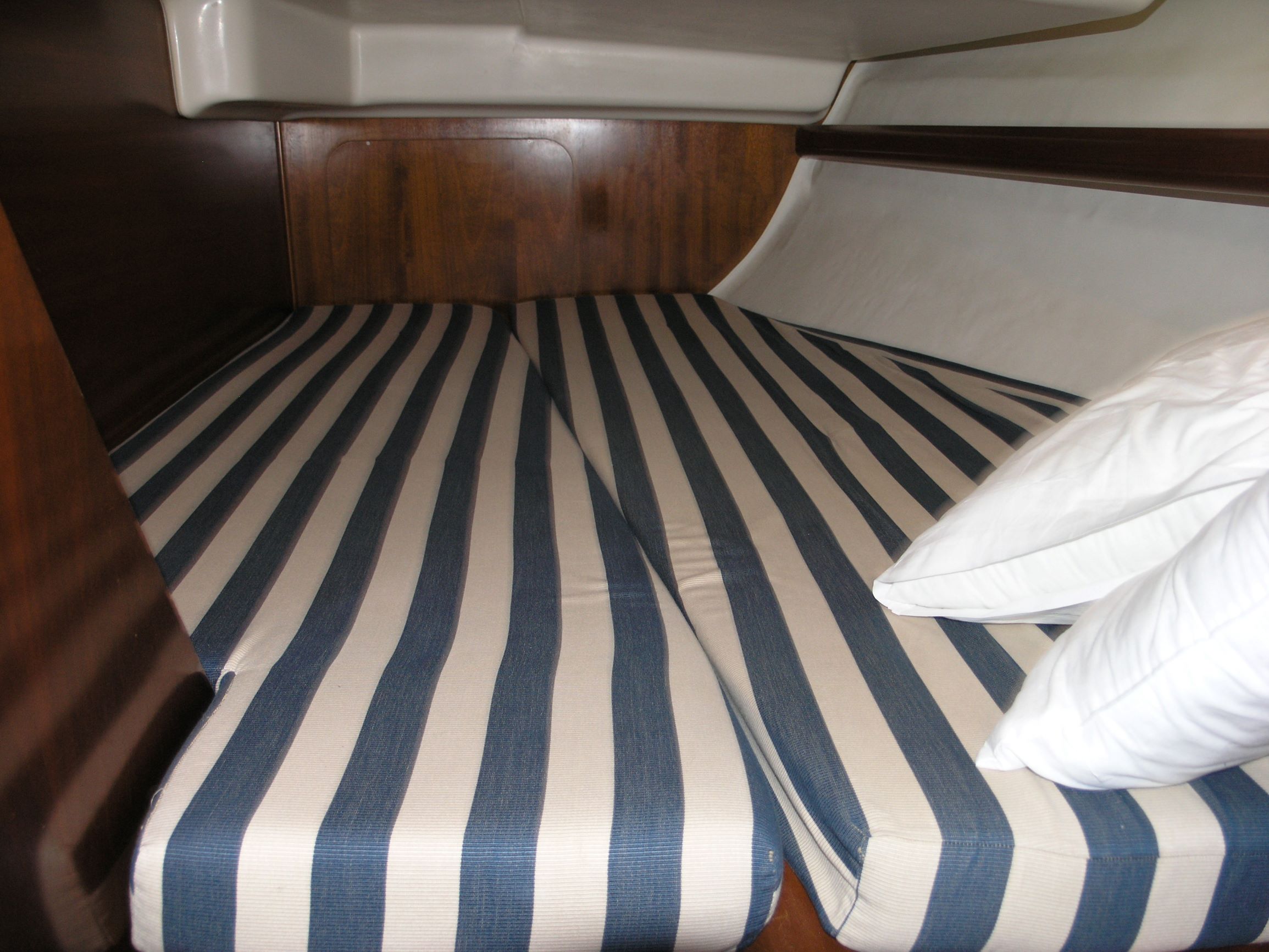 Oceanis 381 Clipper — photo 2