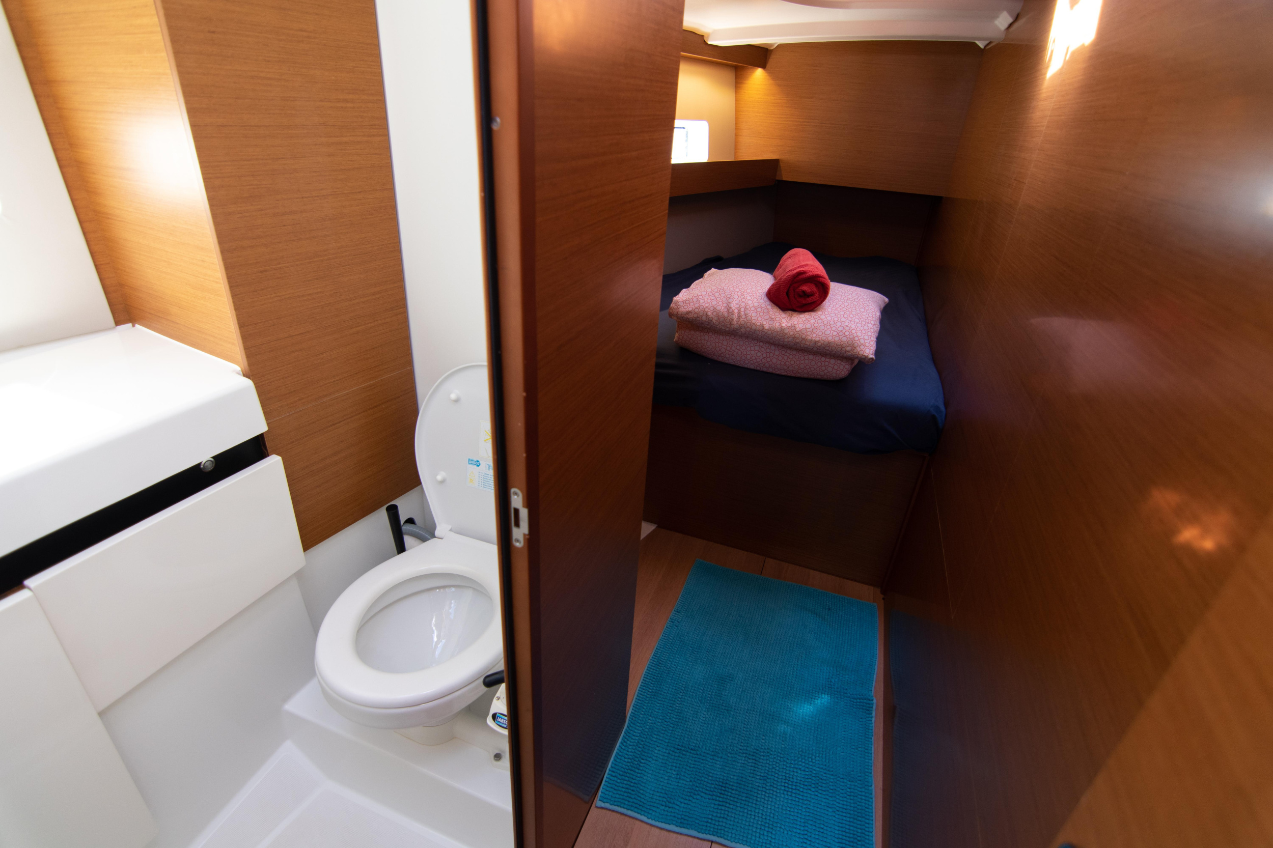 Sun Odyssey 490 — photo 2