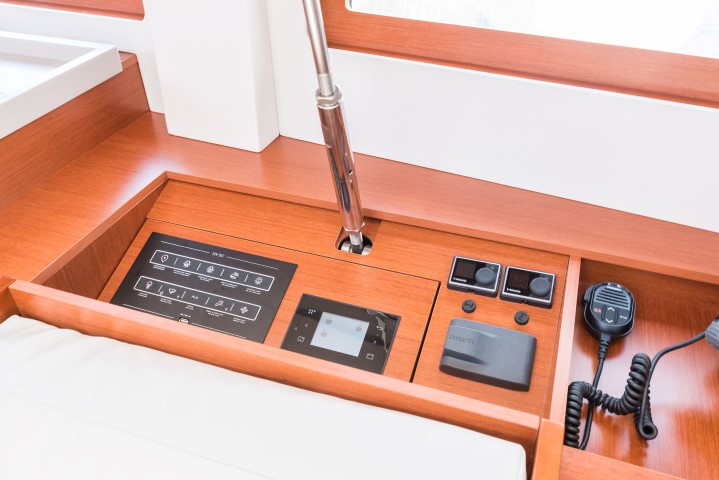 Oceanis 51.1 — photo 7