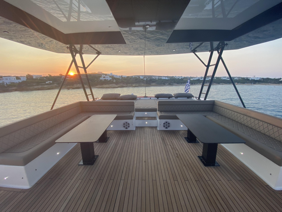 Moon Yacht 60 — photo 5