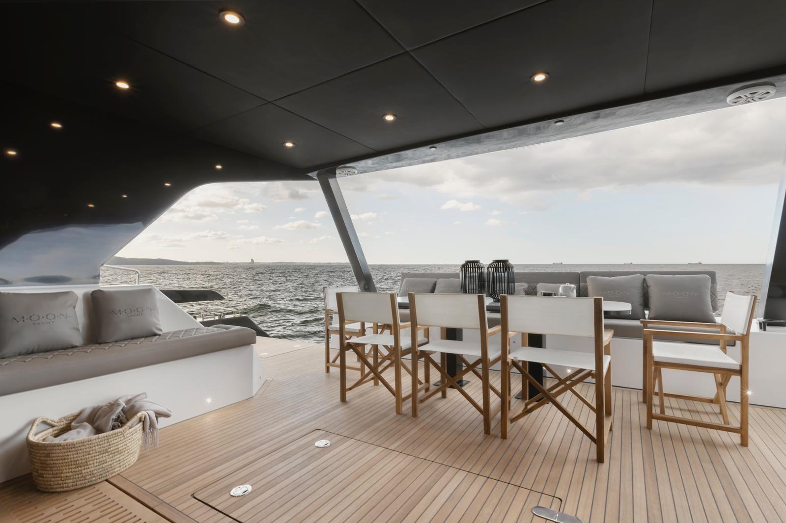 Moon Yacht 60 — photo 3