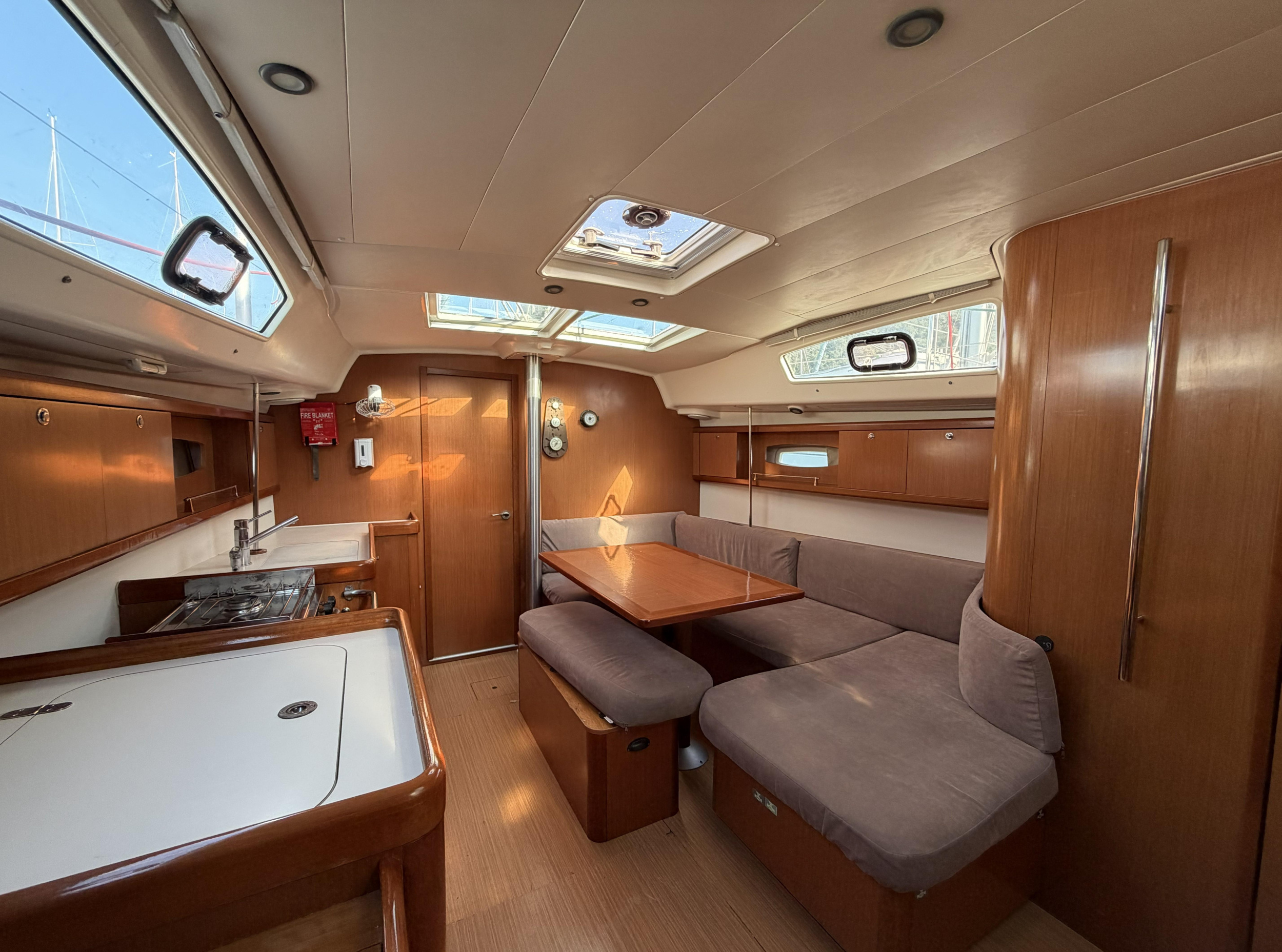 Beneteau Oceanis 40 Cansum — photo 12