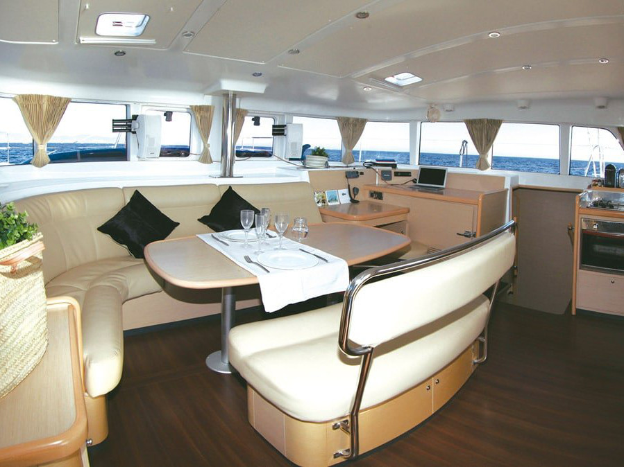 Lagoon 440 — photo 4