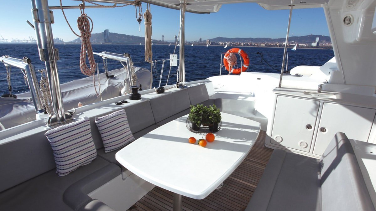 Lagoon 440 — photo 3