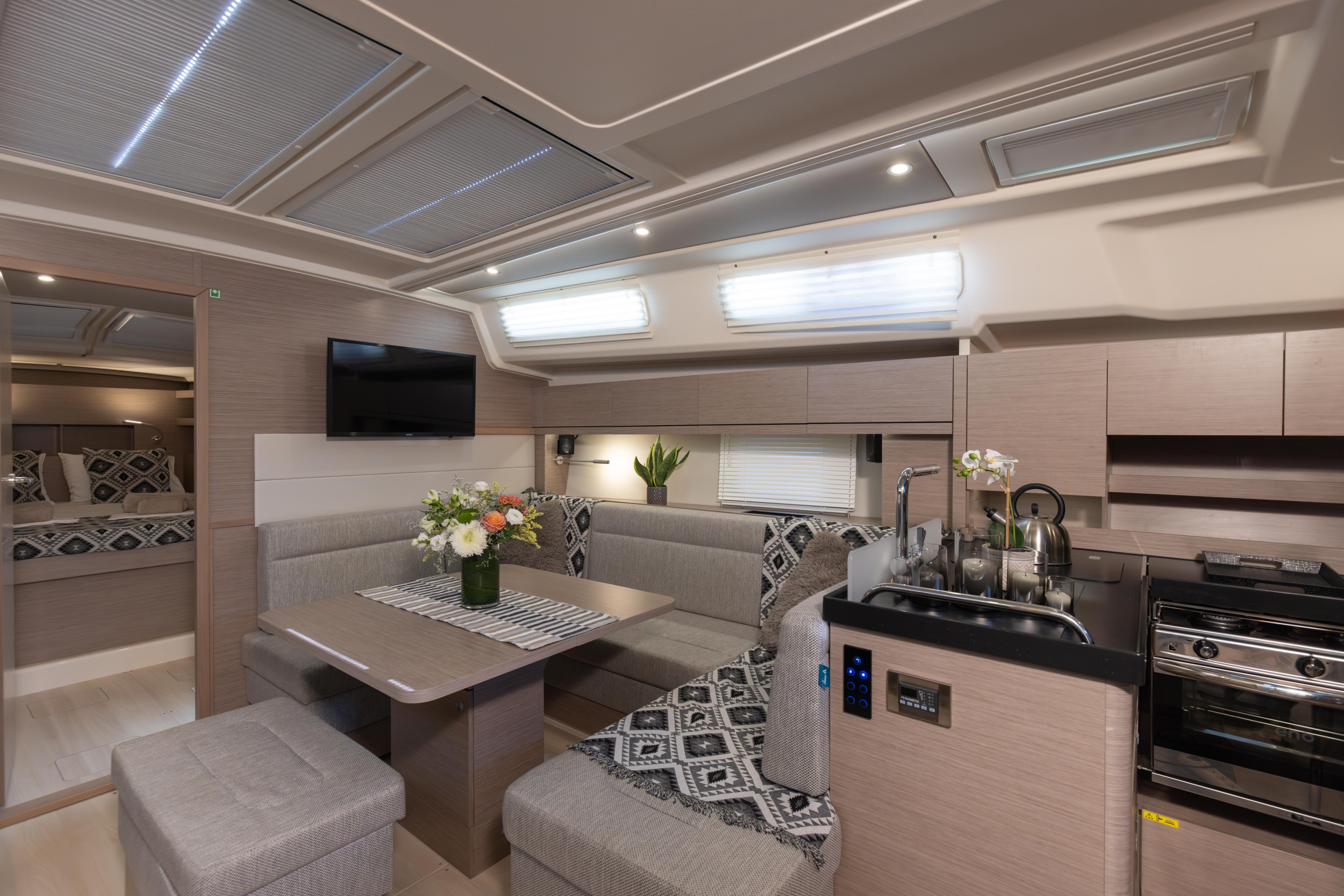 Hanse 458-Owner Edition LUX (GEN, AC, WATERMAKER) — photo 3