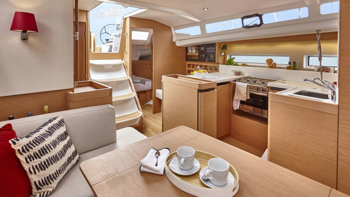 Sun Odyssey 440 — photo 2