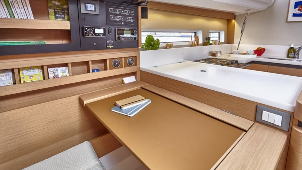 Sun Odyssey 440 — photo 8