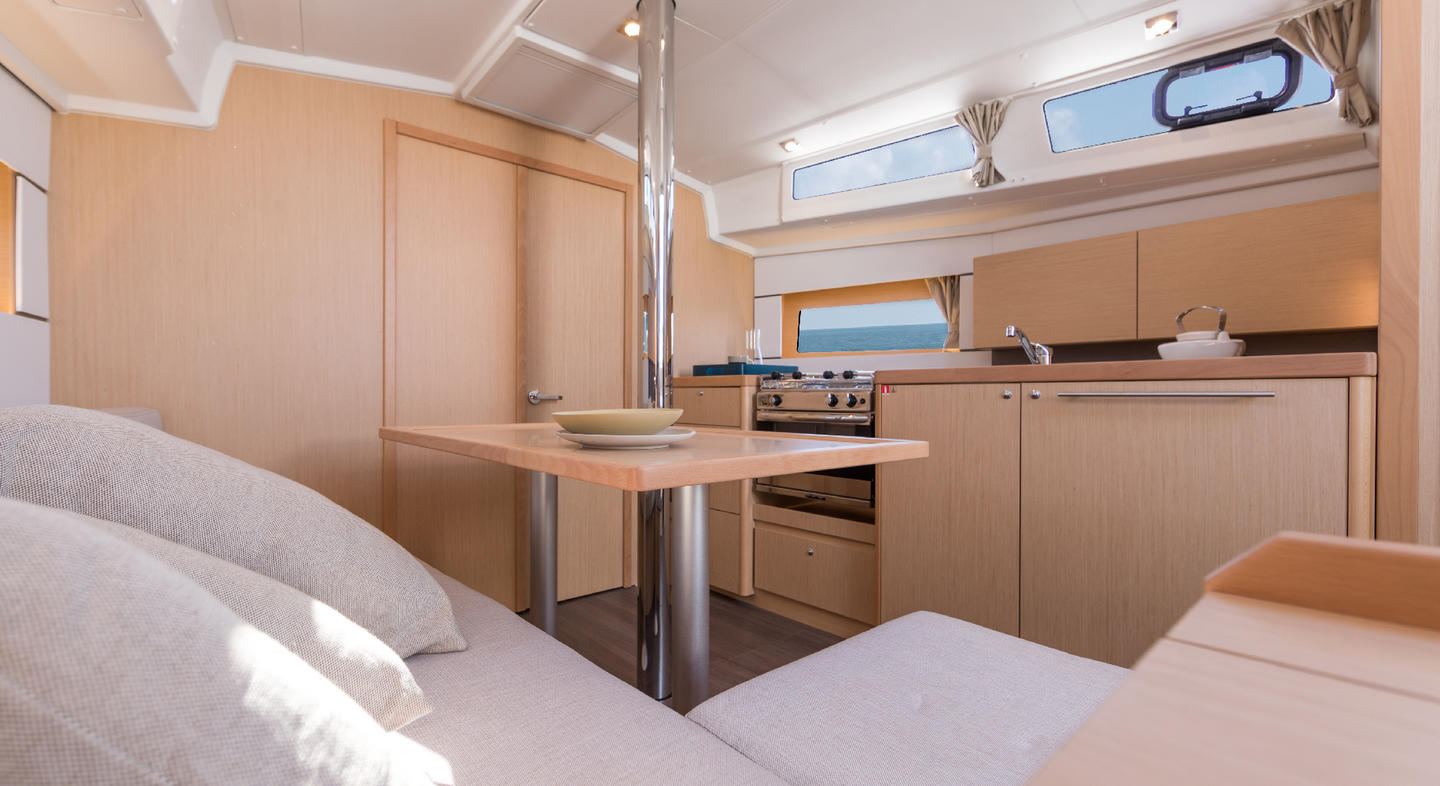 Oceanis 38.1 — photo 3