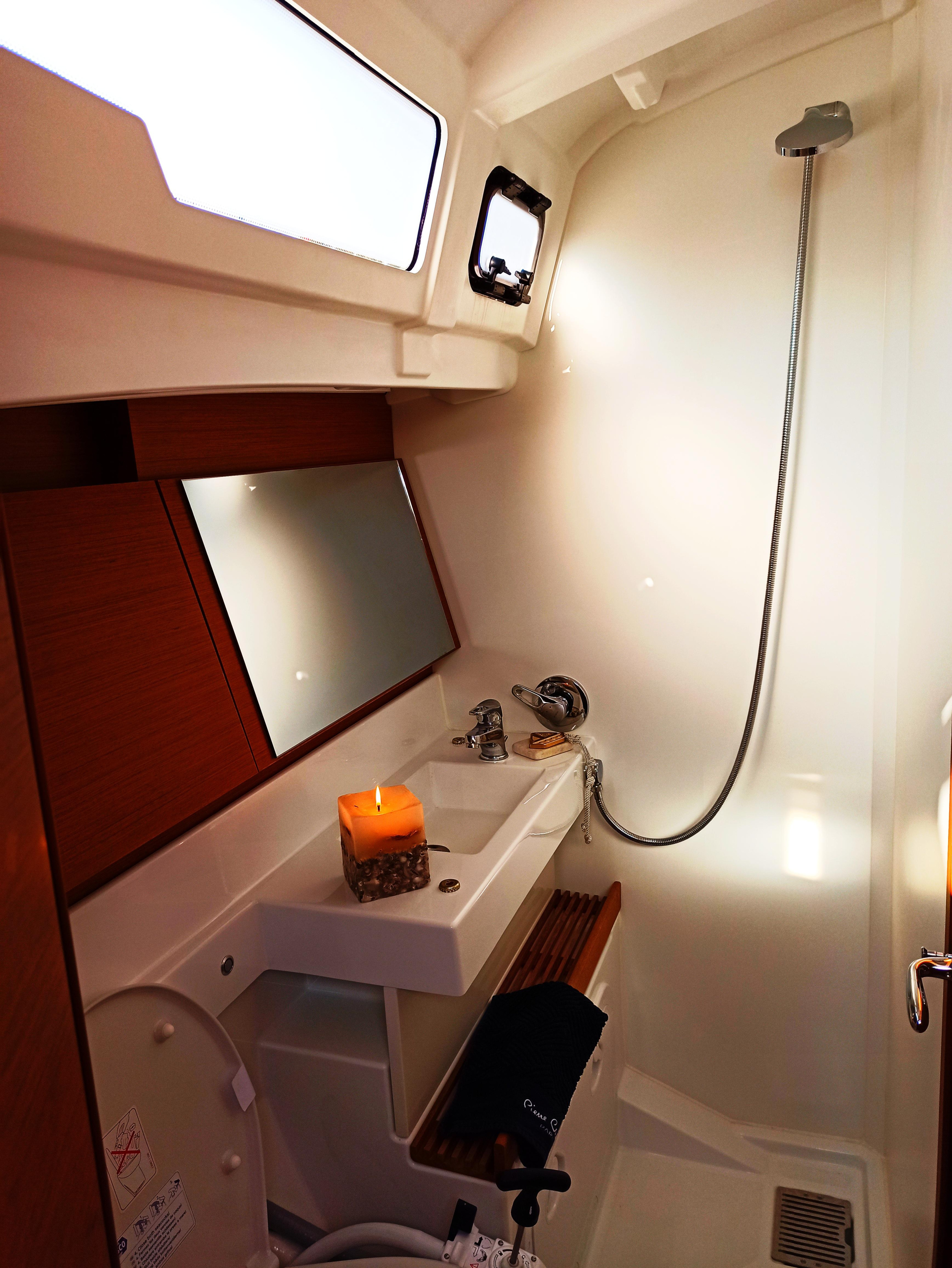 Sun Odyssey 490 — photo 9