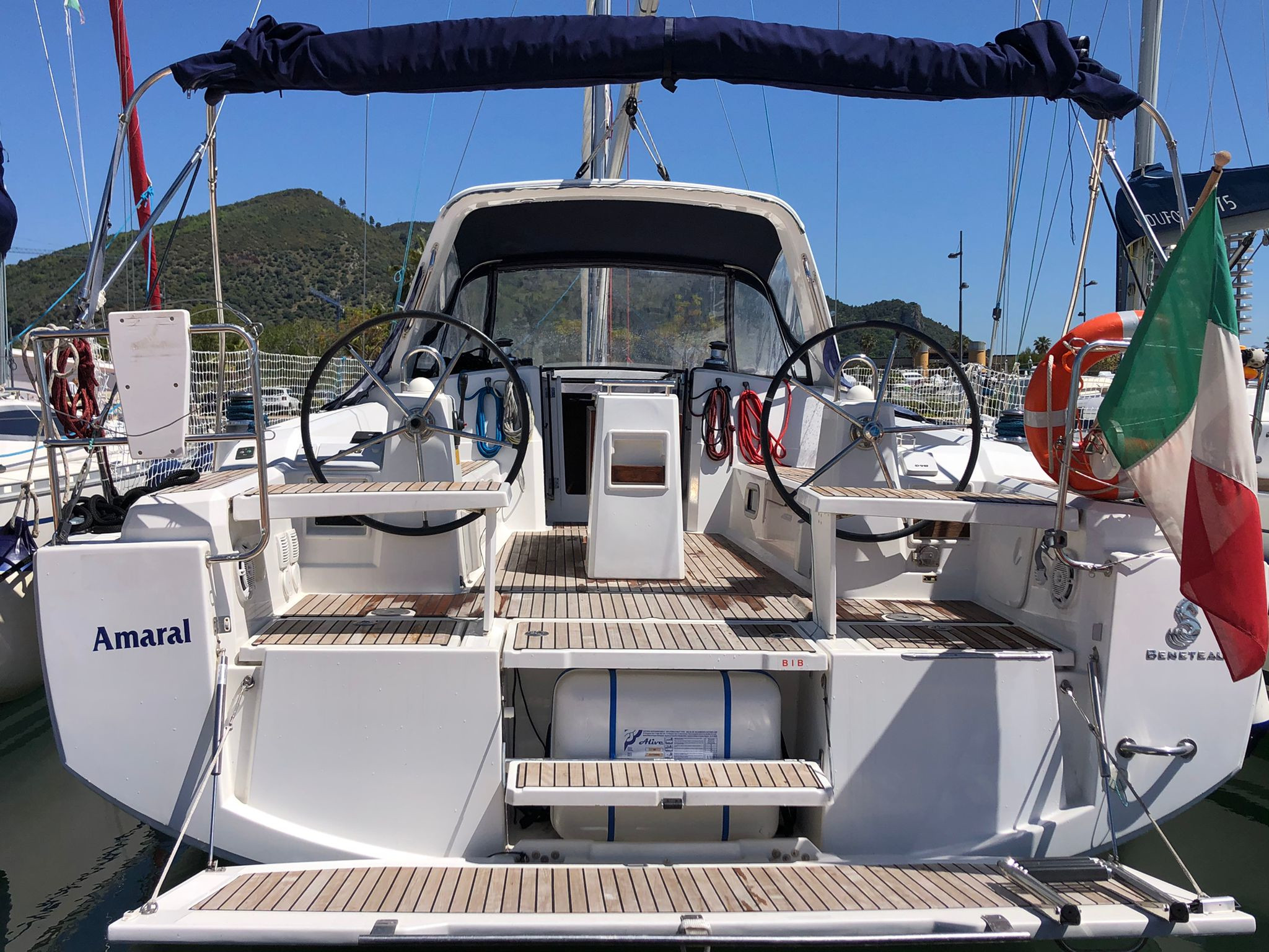 Oceanis 38 — photo 1