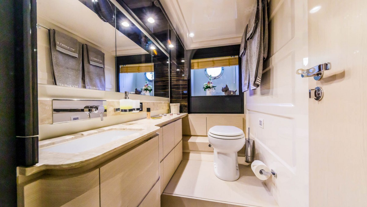 Azimut 66 Fly — photo 8