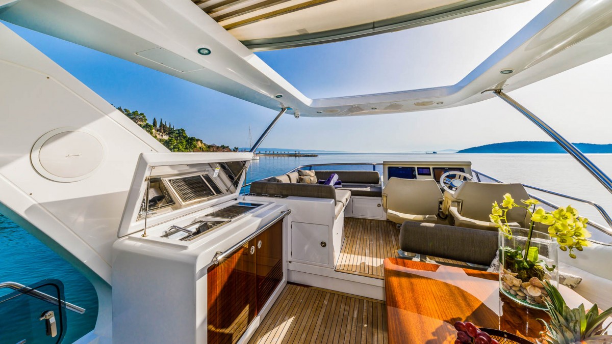 Azimut 66 Fly — photo 33